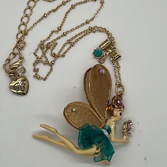 Betsey Johnson Jewelry - Betsey Johnson 🧚‍♀️🧚‍♂️🧚fairy necklace